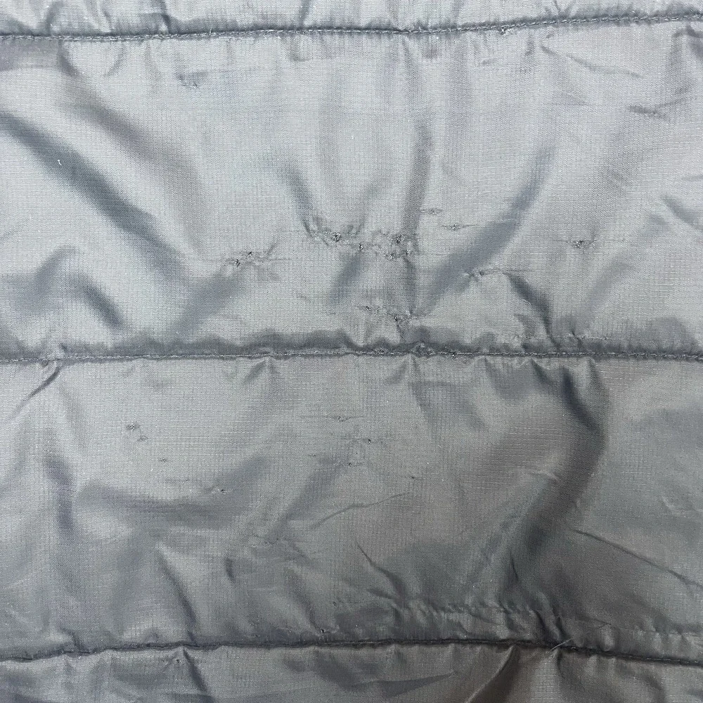 Travis Mathew Men's Large Black Insulated Golf Vest Pockets‎ Ripstop *Flaws*